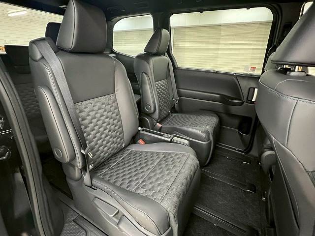 トヨタ ヴォクシーの画像9