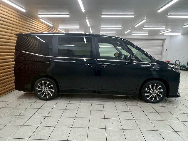 トヨタ ヴォクシーの画像18