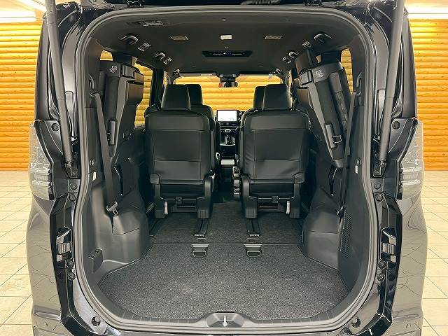 トヨタ ヴォクシーの画像20