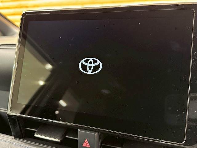 トヨタ ヴォクシーハイブリッドの画像4