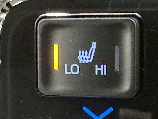 トヨタ ヴォクシーハイブリッドの画像7