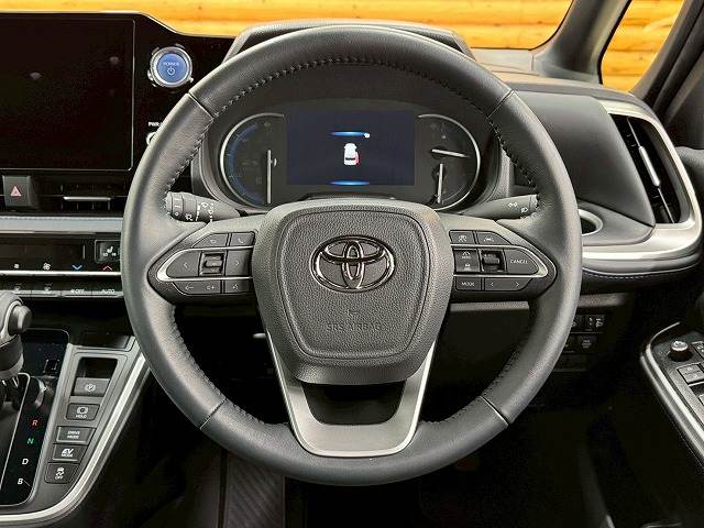 トヨタ ヴォクシーハイブリッドの画像15