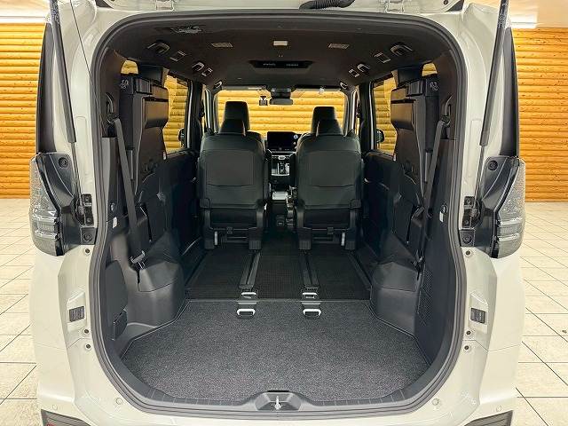 トヨタ ヴォクシーハイブリッドの画像20