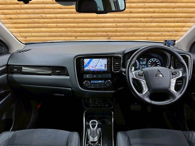 三菱 アウトランダーPHEVの画像3