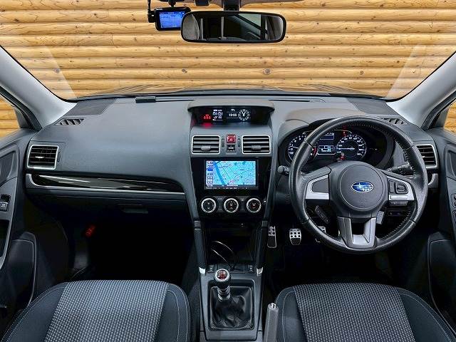 フォレスター2.0i 内装他