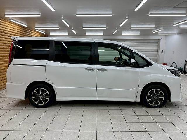 トヨタ ノアの画像18