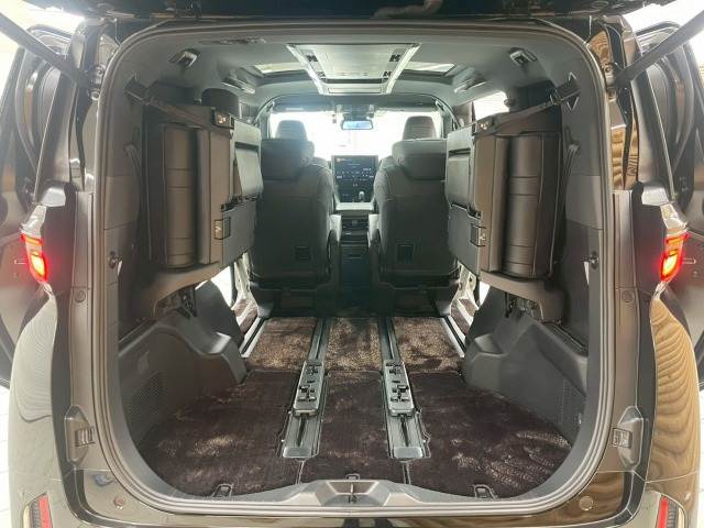 トヨタ ヴェルファイアハイブリッドの画像20