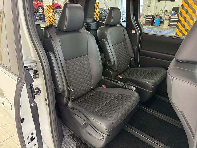 トヨタ ヴォクシーの画像10