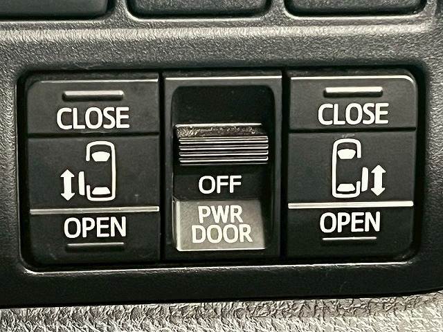 トヨタ ヴォクシーの画像8