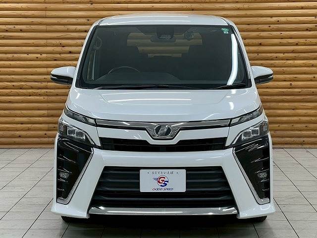 トヨタ ヴォクシーの画像17