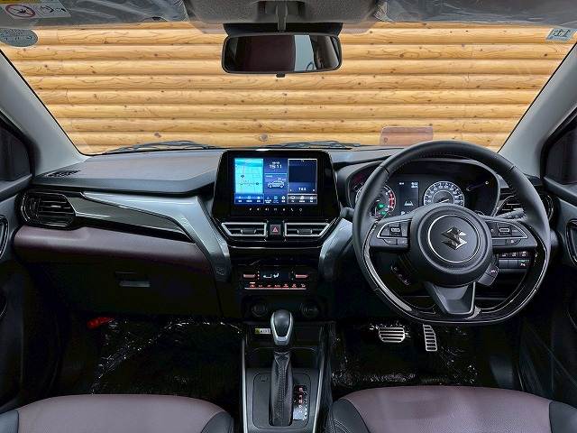 フロンクスベースグレード 内装他