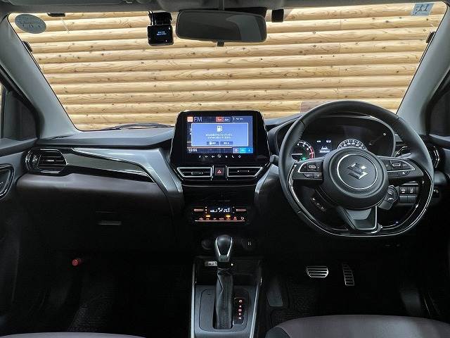 フロンクスベースグレード 内装他