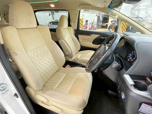 トヨタ アルファードの画像8