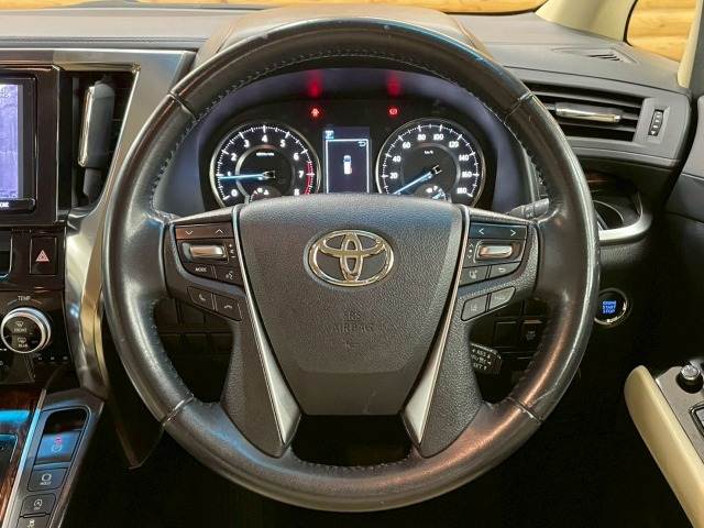 トヨタ アルファードの画像13