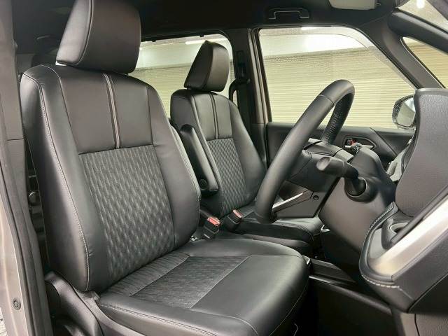 トヨタ&nbsp;ノアハイブリッドの画像9