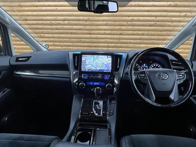 トヨタ&nbsp;ヴェルファイアの画像3