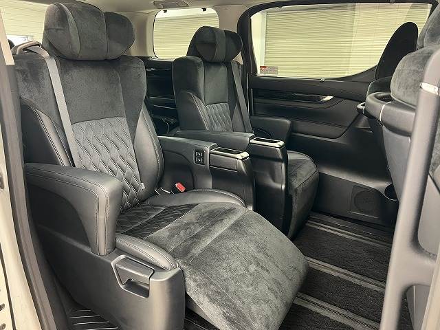 トヨタ&nbsp;ヴェルファイアの画像9