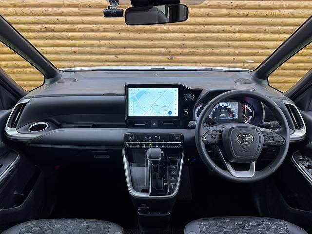 トヨタ&nbsp;ヴォクシーの画像3