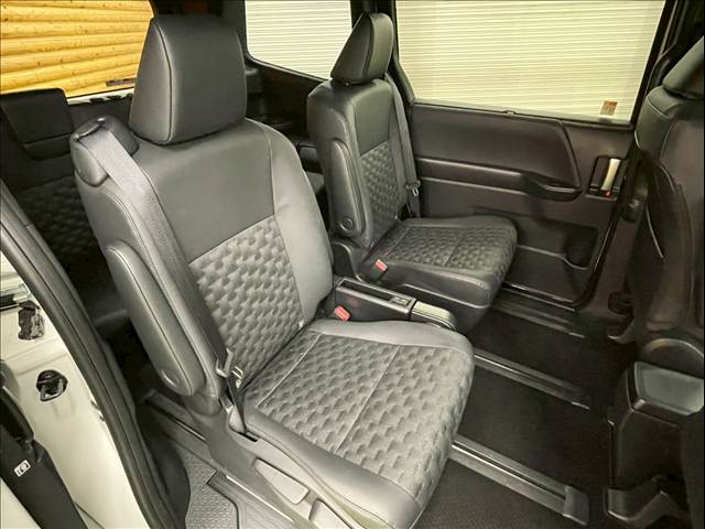 トヨタ ヴォクシーの画像7