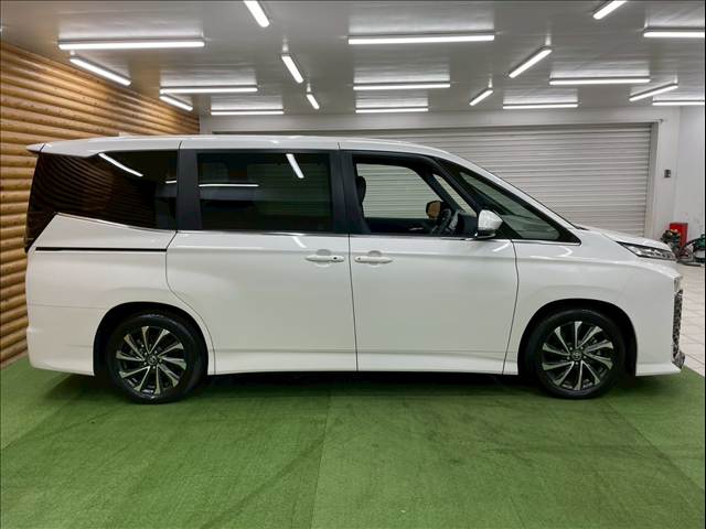 トヨタ ヴォクシーの画像15