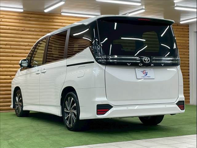 トヨタ ヴォクシーの画像17