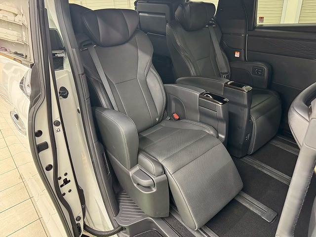 トヨタ&nbsp;アルファードハイブリッドの画像9