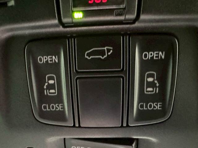 トヨタ アルファードの画像7