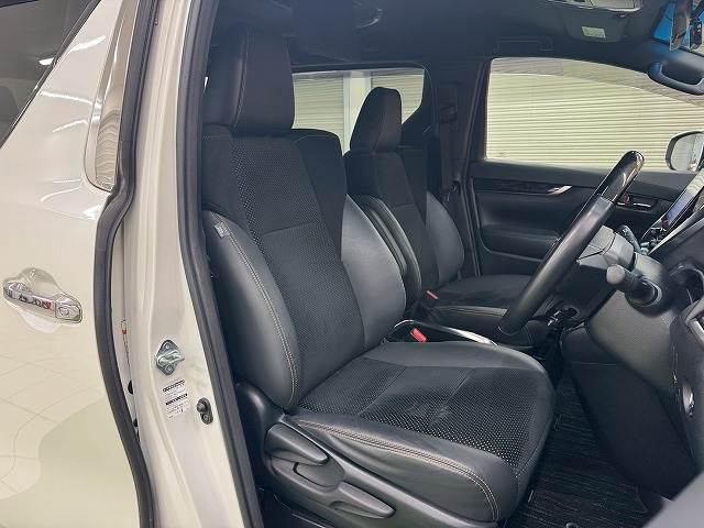 トヨタ アルファードの画像9