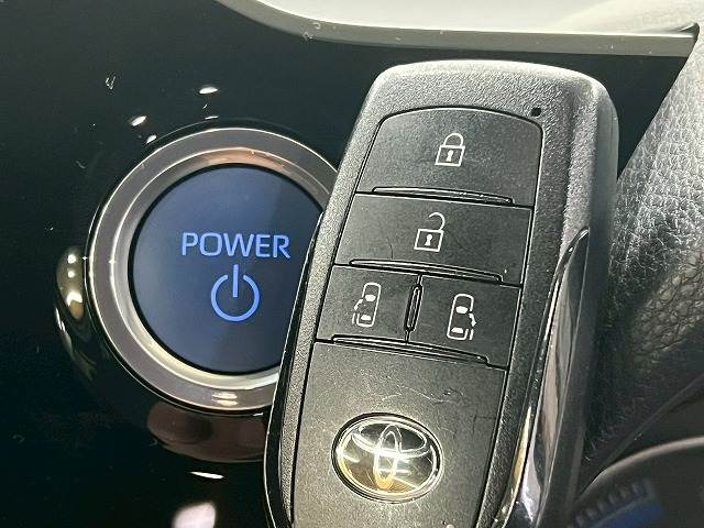 トヨタ ヴォクシーハイブリッドの画像13