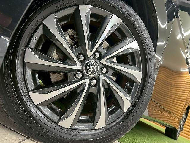 トヨタ ヴォクシーハイブリッドの画像16