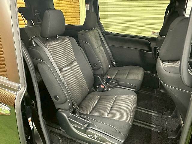 トヨタ ヴォクシーの画像10