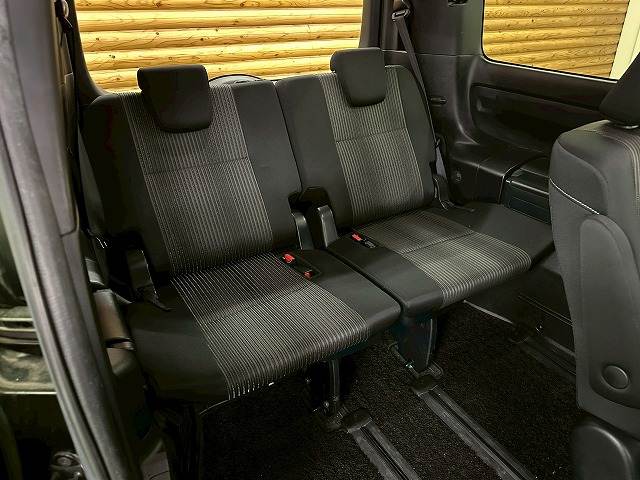 トヨタ ヴォクシーの画像11