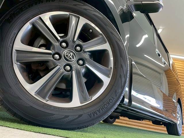 トヨタ ヴォクシーの画像13