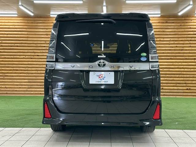 トヨタ ヴォクシーの画像19