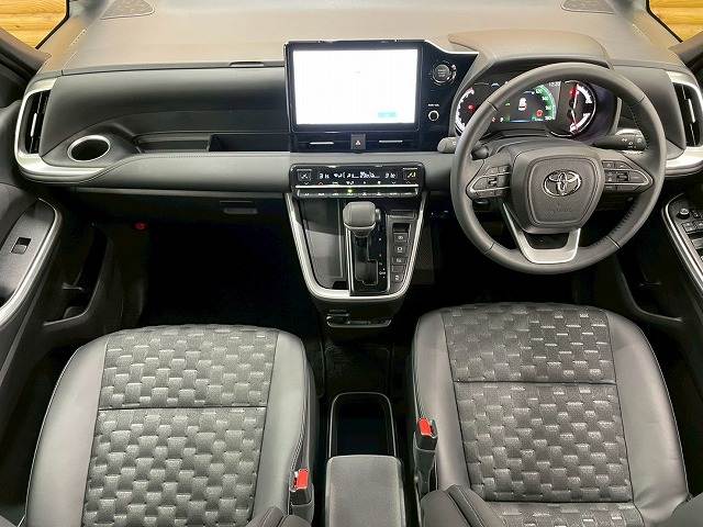 トヨタ&nbsp;ヴォクシーの画像3