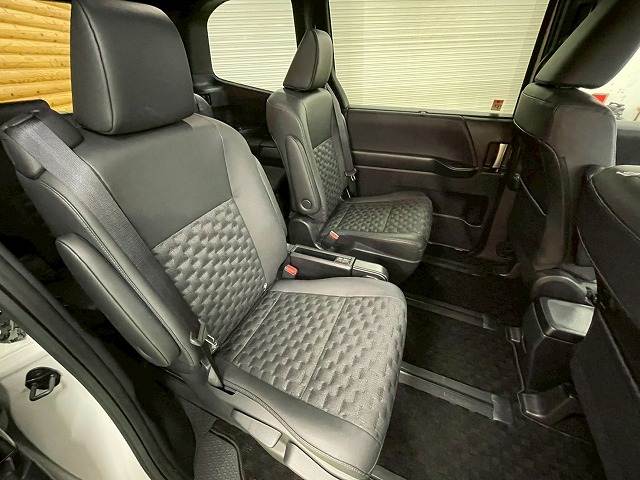 トヨタ&nbsp;ヴォクシーの画像10