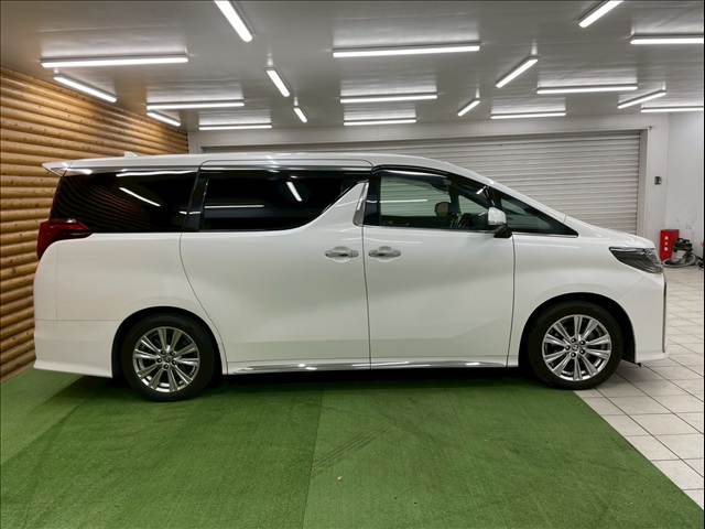 トヨタ アルファードの画像18