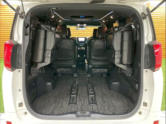 トヨタ アルファードの画像20