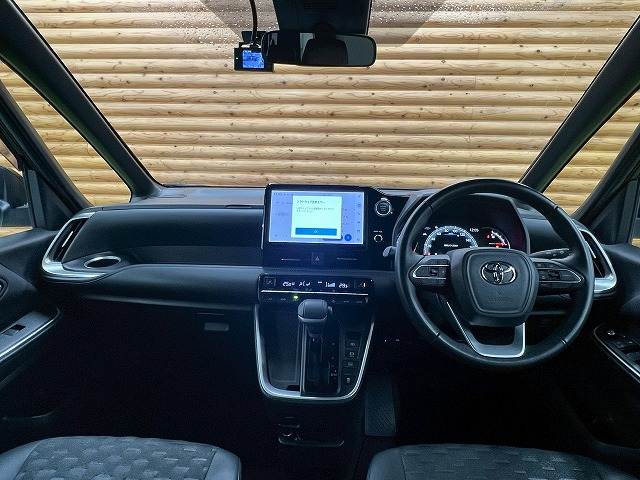 トヨタ&nbsp;ヴォクシーの画像3