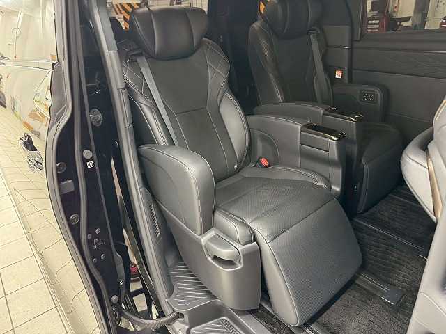 トヨタ&nbsp;ヴェルファイアハイブリッドの画像9