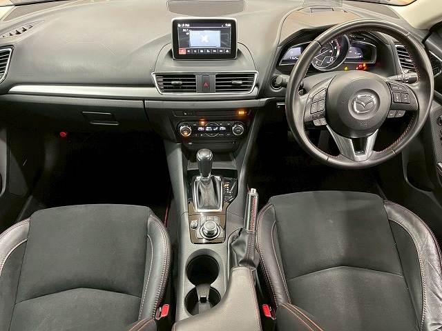 アクセラスポーツXD 内装他