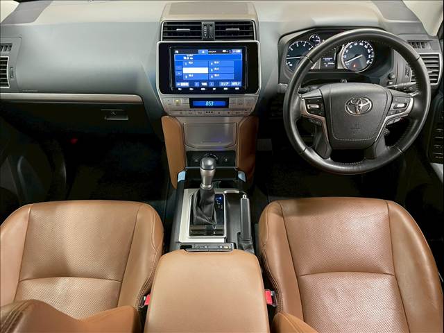 ランドクルーザープラドTX“Lパッケージ・70th ANNIVERSARY LIMITED” 内装他