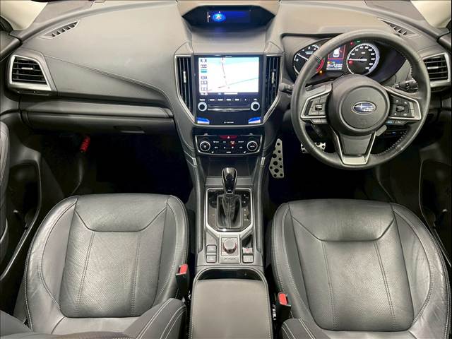 フォレスターハイブリッド Advance 内装他