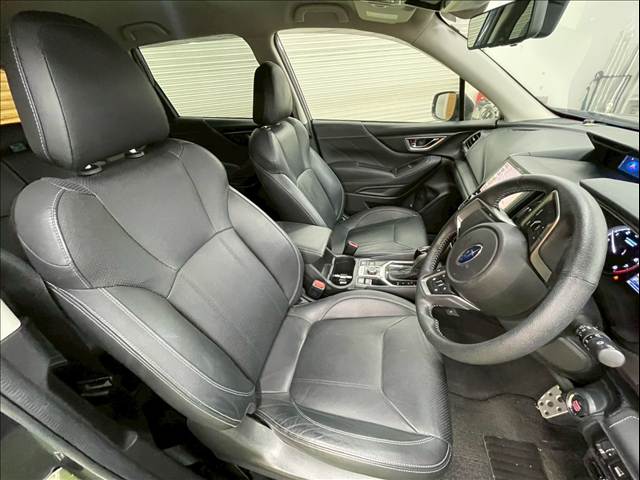 フォレスターハイブリッド Advance 内装他