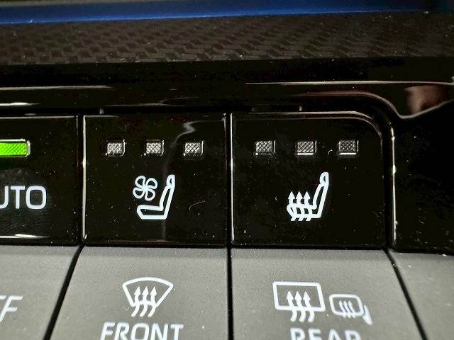 トヨタ&nbsp;プリウスの画像6