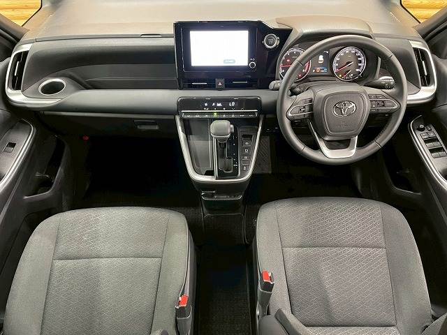 トヨタ ヴォクシーの画像3