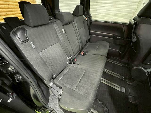 トヨタ ヴォクシーの画像11