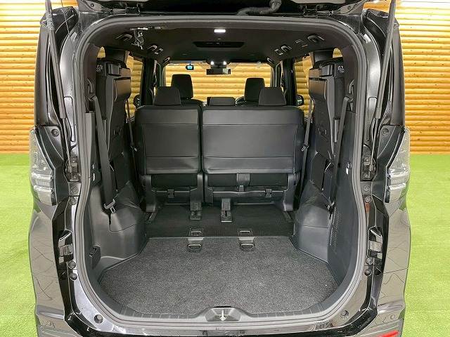 トヨタ ヴォクシーの画像20