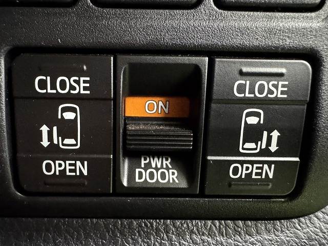 トヨタ&nbsp;ヴォクシーの画像9