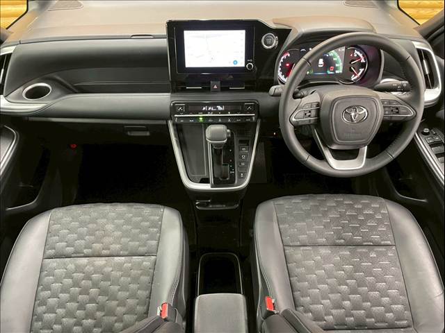 トヨタ ヴォクシーの画像3